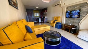 Executive Apartment, 1 Bedroom | Living area