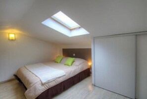 3 chambres, fer et planche à repasser, lit parapluie, Wi-Fi gratuit