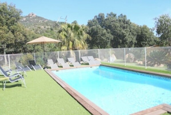 Piscine extérieure, piscine chauffée