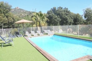 室外游泳池,恒温泳池