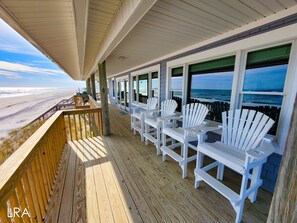 Property grounds - Dolphins Delight – Breezy Beachfront Fun (Surf City)