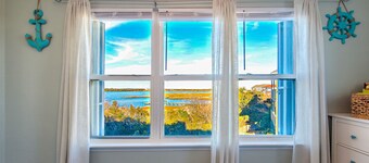 Seven Seas: Coastal Getaway at Bermuda Landing