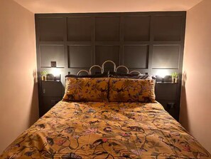 2 chambres, bureau, fer et planche à repasser, accès au Wi-Fi (inclus)