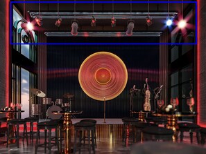 7 bars/lounges, pub, lobby lounge