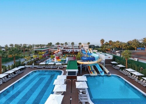 SERENITY QUEEN HOTEL