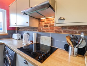 冰箱、洗碗机、电热水壶、烤面包机