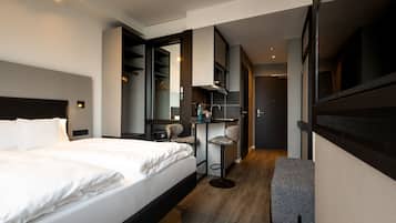 Standard Apartment | 1 bedroom, in-room safe, desk, soundproofing