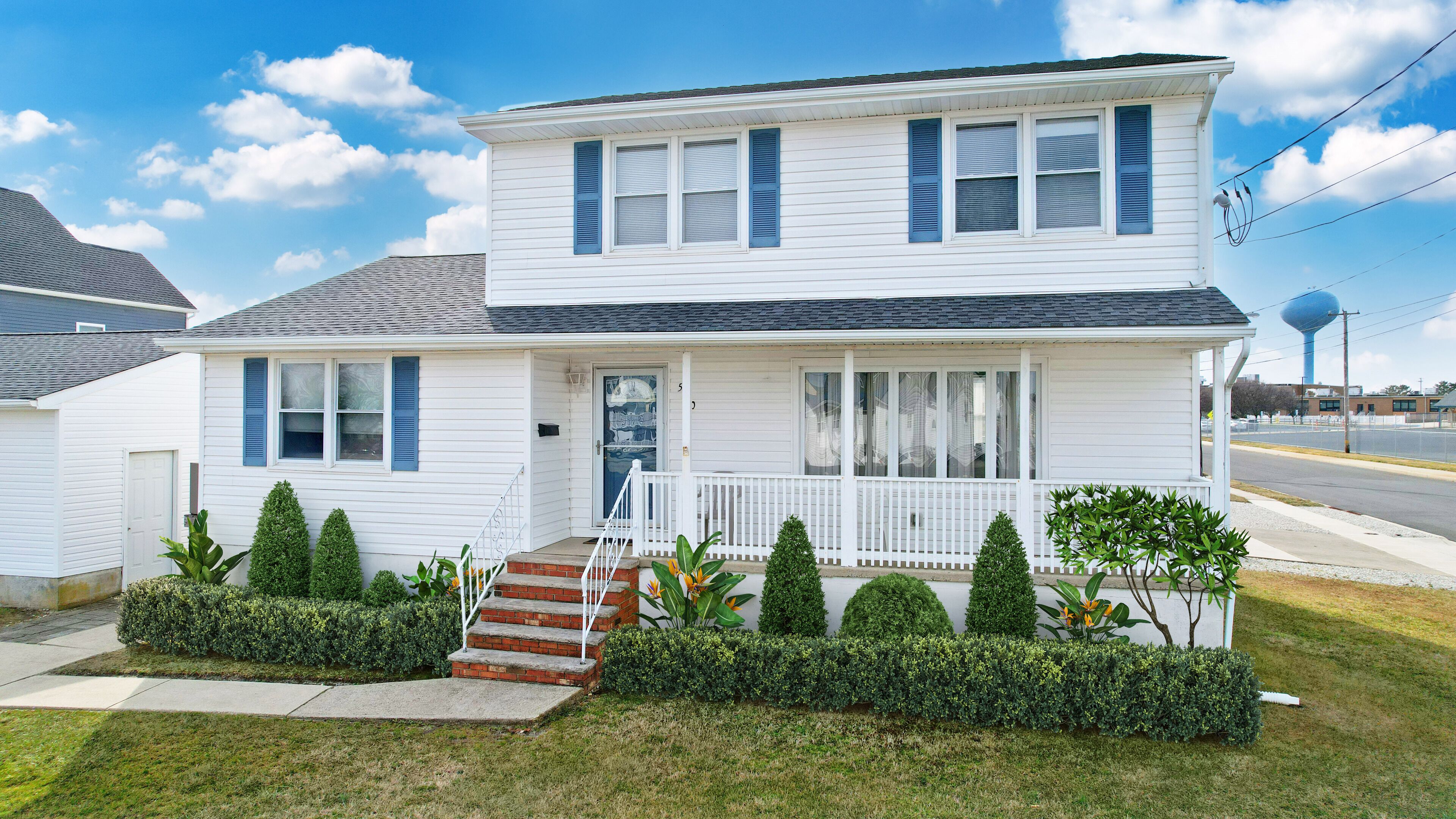 2 Story Beach in Brigantine North End. Pet Friendly. Short Stroll to Beach. 