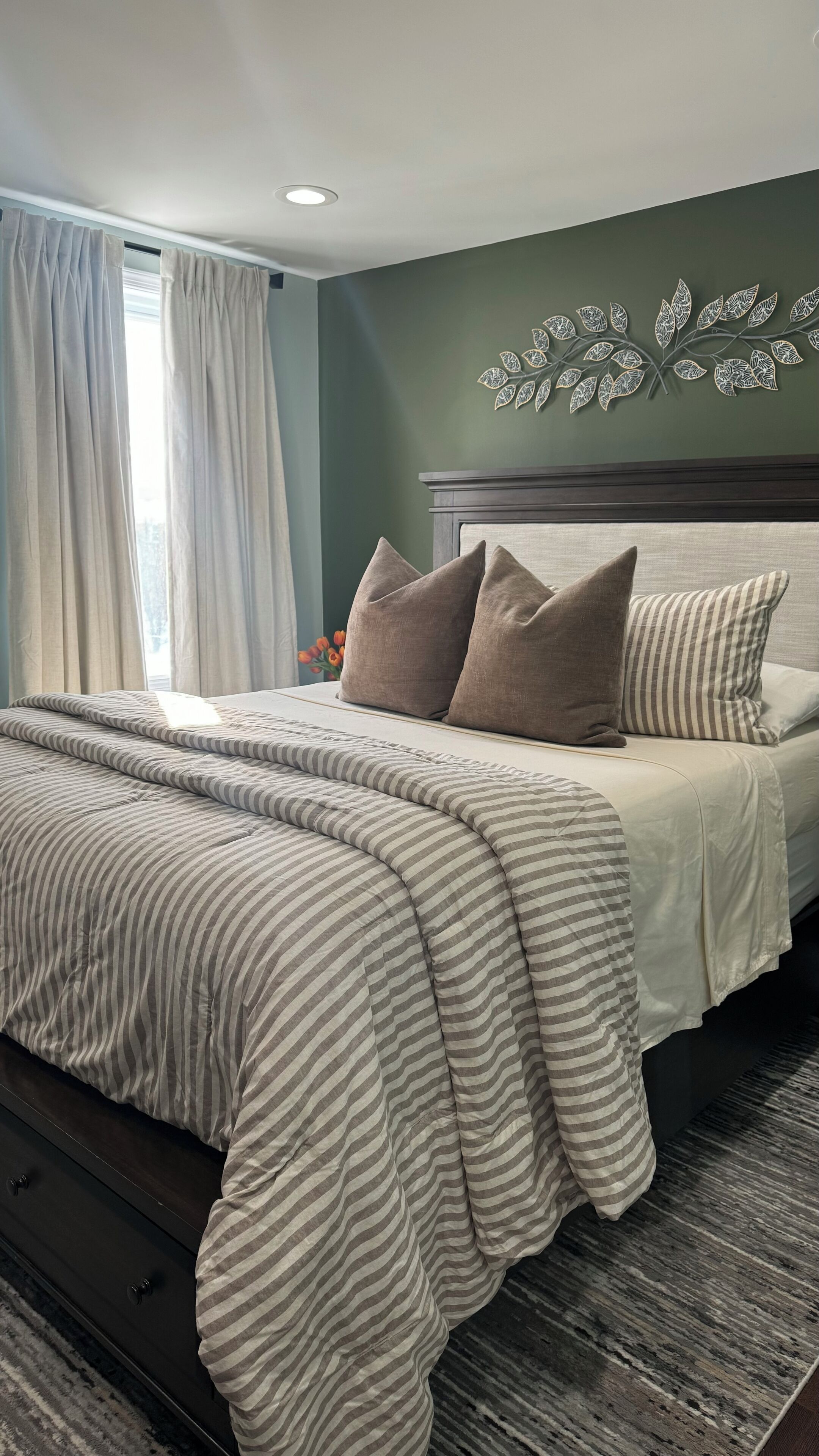 3 Schlafzimmer, Schreibtisch, Bügeleisen/Bügelbrett, Reisekinderbett