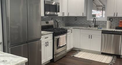 B’more Restful. Comfortable Townhome -Easy access to everywhere