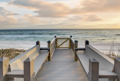 Gulf Front Home In Seagrove Beach, FL With 3 Bedrooms Ands Home by RedAwning