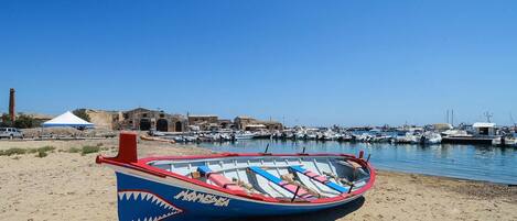 In Strandnähe, Angeln