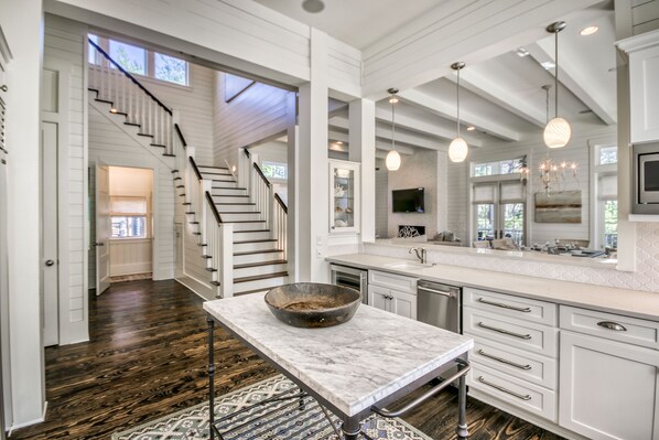 Casa, 4 habitaciones | Cocina privada | Refrigerador, cafetera y tetera y tostadora 