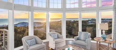 Condo, 3 Bedrooms | Interior