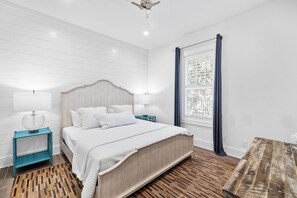 House, 5 Bedrooms | 5 bedrooms, individually decorated, individually furnished, free WiFi - Private Pool And Short Walk To The Beach Seagrove Beach Fl 5 Bedroom Home by RedAwning (Santa Rosa Beach)