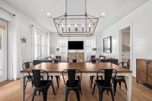 Casa, 5 dormitoris | Servei de restauració