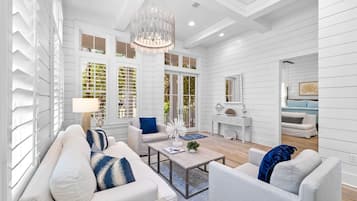 House, Multiple Bedrooms | Living area