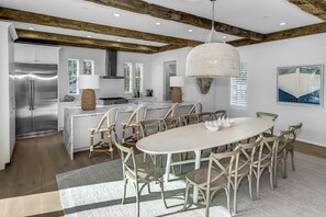 Casa, varias habitaciones | Restaurantes