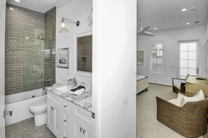 Huis, meerdere slaapkamers | Badkamer | Handdoeken
