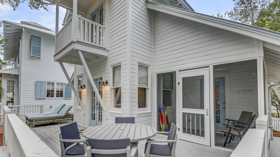Seaside Cottage "sea Shack" Adorable Tupelo Street, Sleeps 4 1 Bedroom Home by RedAwning