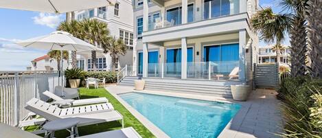 House, 6 Bedrooms | Pool | A heated pool