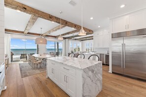 Maison, 6 chambres | Cuisine privée | Réfrigérateur, four, cafetière/bouilloire, grille-pain