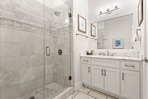 Casa, 3 quartos | Banheiro | Toalhas de banho