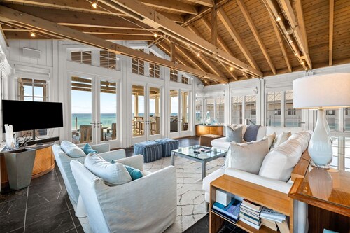 Beach Front Seaside Home Outside The Box 4br/4.5bth 4 Bedroom Home by RedAwning