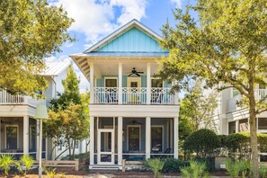 House, 5 Bedrooms | Exterior