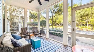 House, 5 Bedrooms | Interior