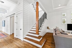House, 4 Bedrooms | Interior