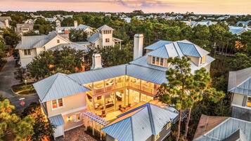 House, 5 Bedrooms | Exterior