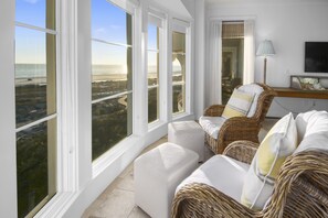 Condo, 3 Bedrooms | Interior