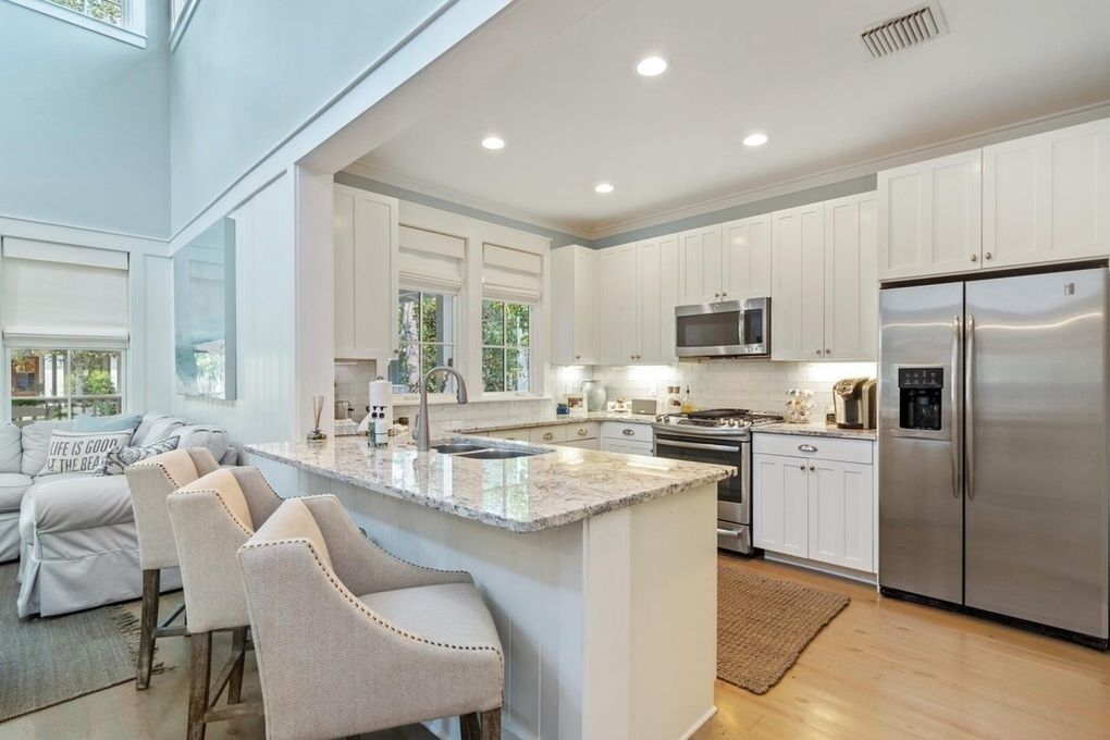 House, 4 Bedrooms | Private kitchen | Coffee/tea maker, fridge, oven, toaster