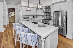 Private kitchen - Steps From Lazy River At Camp Watercolor 164 Pond Cypress Luxurious Decor 4 Br, Slps 10 4 Bedroom Home by RedAwning (Santa Rosa Beach)