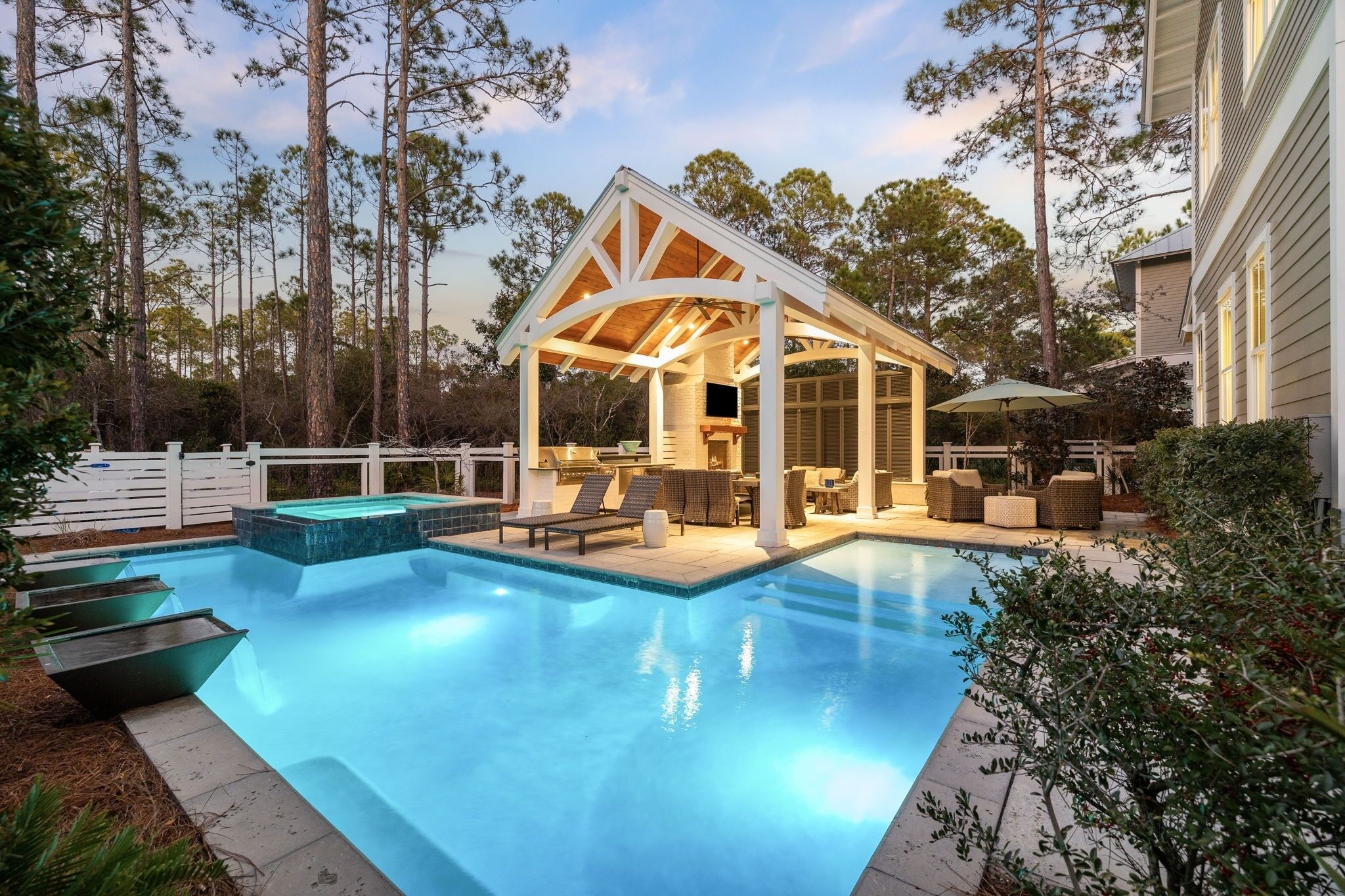 House, 4 Bedrooms | Pool