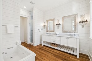 Casa, 4 habitaciones | Baño | Toallas