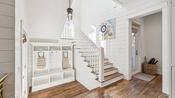 House, 4 Bedrooms | Interior