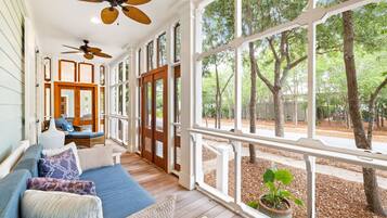 House, 5 Bedrooms | Property grounds