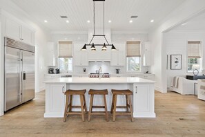 House, 6 Bedrooms | Interior