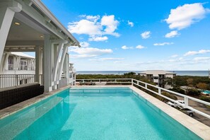 House, 5 Bedrooms | Pool