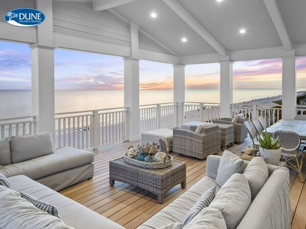 Property grounds - Buckeye On The Beach Gulf Front Seaside, Fl Right Next To Town Center, Sleeps 10! 4 Bedroom Home by RedAwning (Santa Rosa Beach)