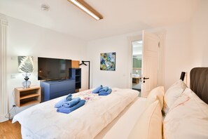2 Schlafzimmer, Zimmersafe, Bügeleisen/Bügelbrett, WLAN