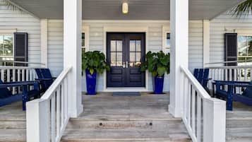 House, 5 Bedrooms | Terrace/patio