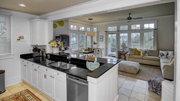 Condo, 1 Bedroom | Private kitchen | Coffee/tea maker, fridge, oven, toaster