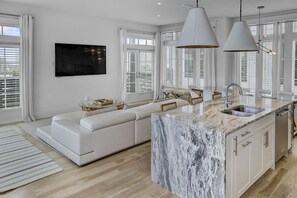 Hus, 5 soverom | Eget kjøkken | Kjøleskap, ovn, kaffetrakter/tekoker og brødrister