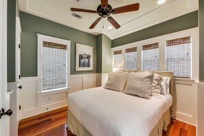 House, 6 Bedrooms | 6 bedrooms, free WiFi - Located Right On 30a, '57 Western Lake Drive' Is A 6br/6.5ba Home + Carriage House 6 Bedroom Home by RedAwning (Santa Rosa Beach)