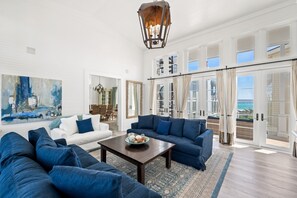 House, 4 Bedrooms | Living area