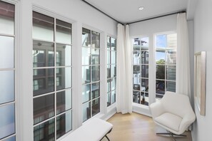 Condo, 6 Bedrooms | Interior