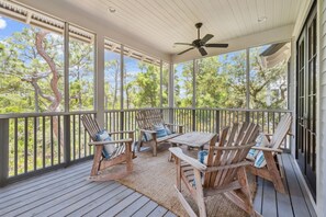 House, 5 Bedrooms | Outdoor dining